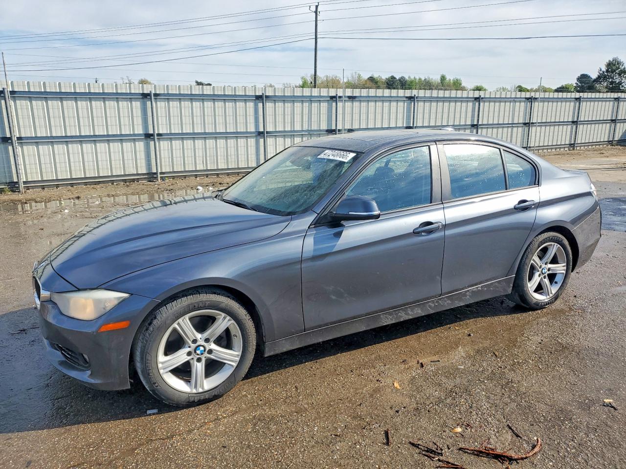 2013 BMW 3 Series 320i, VIN WBA3B1C50DK128704 — Front end