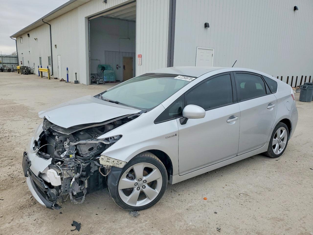 2014 Toyota Prius Three, VIN JTDKN3DU6E0371633 — Front end