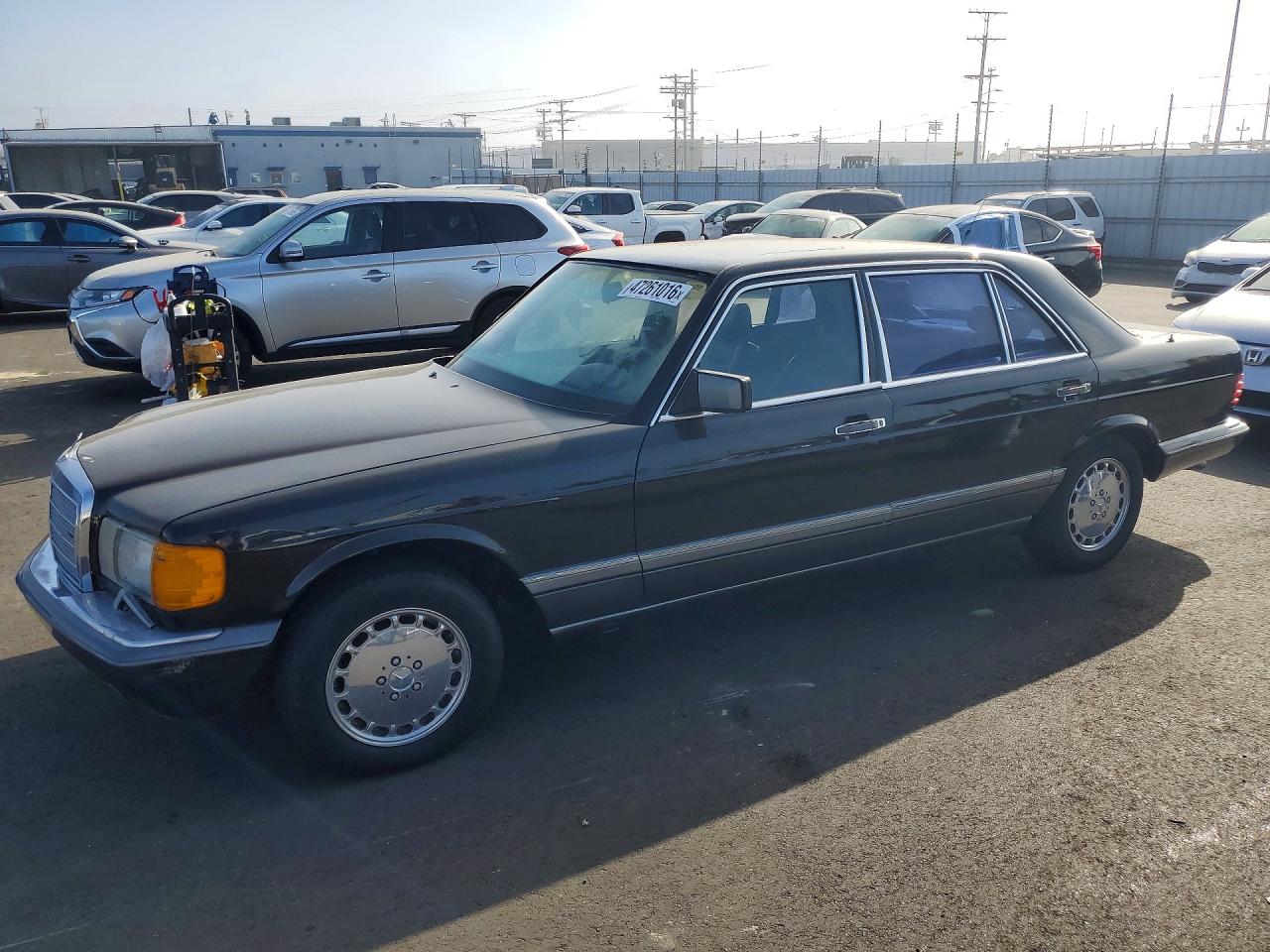 1989 Mercedes-Benz 420 SEL, VIN WDBCA35E6KA435150 — Minor dents and scratches