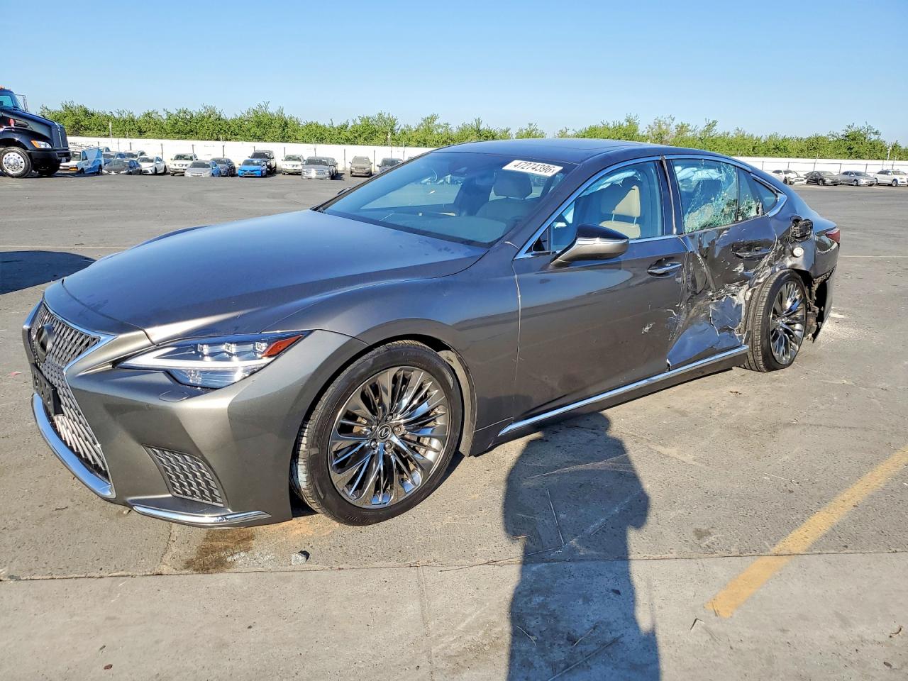 2021 Lexus LS 500, VIN JTHD51FF5M5013970 — Бок