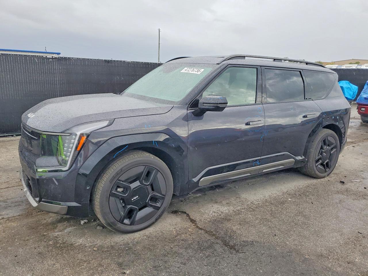 2025 Kia EV9 GT-Line, VIN 5XYAEFS54SG002686 — Side