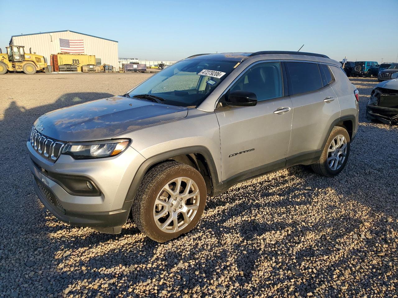 2022 Jeep Compass Latitude Lux, VIN 3C4NJDFB0NT206190 — Minor dents and scratches