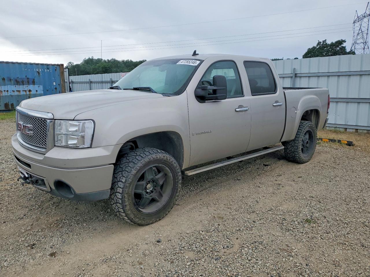 2007 GMC Sierra Denali, VIN 2GTEK638771663990 — Rear end