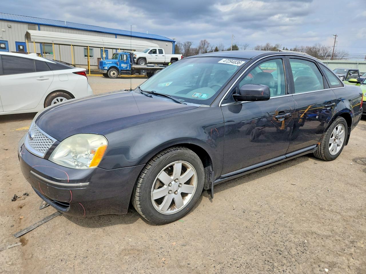 2007 Ford Five Hundred SEL, VIN 1FAFP24137G119771 — Front end