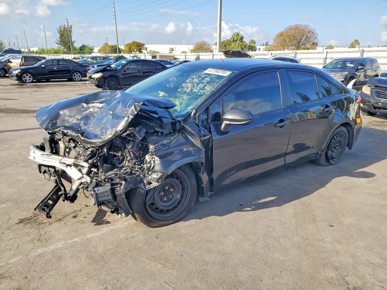 2021 Toyota Corolla LE, VIN JTDEPMAE4MJ168372 — Front end
