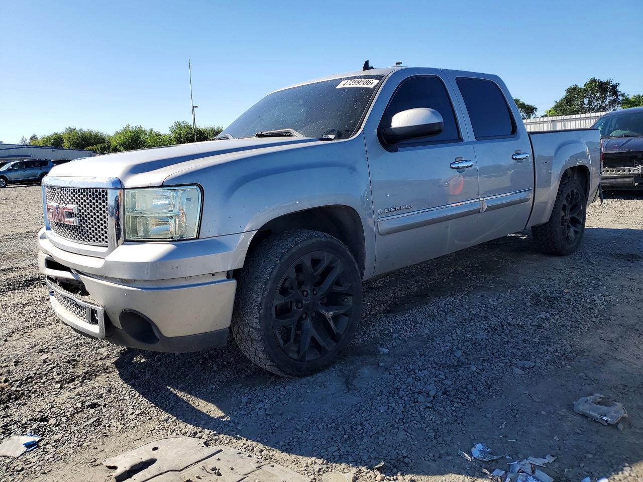 2007 GMC Sierra Denali, VIN 2GTEK638971646575 — Rear end