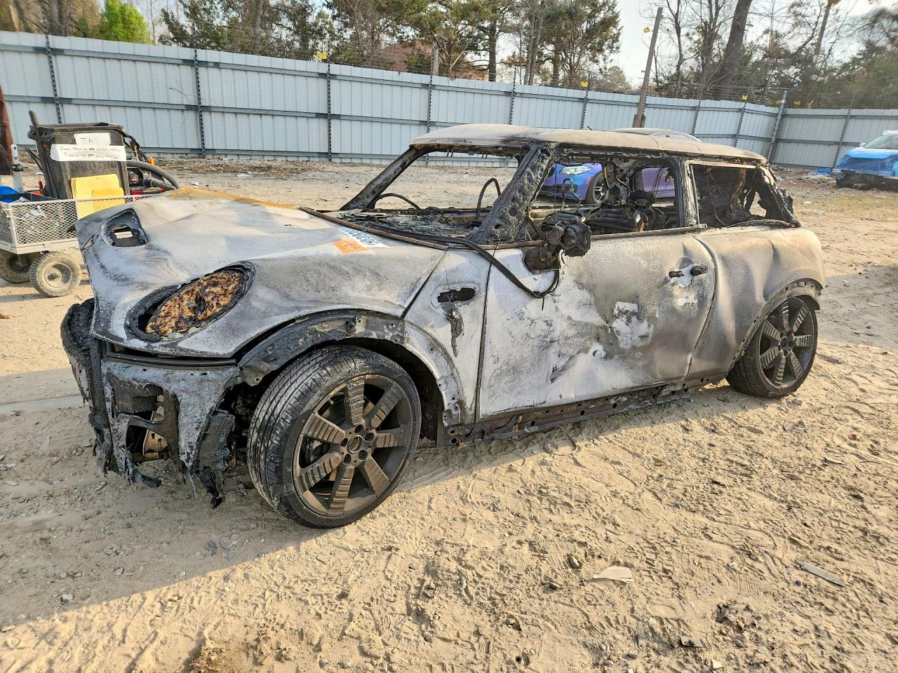 2023 MINI Hardtop Cooper S, VIN WMW53DH06P2T73046 — Пожар