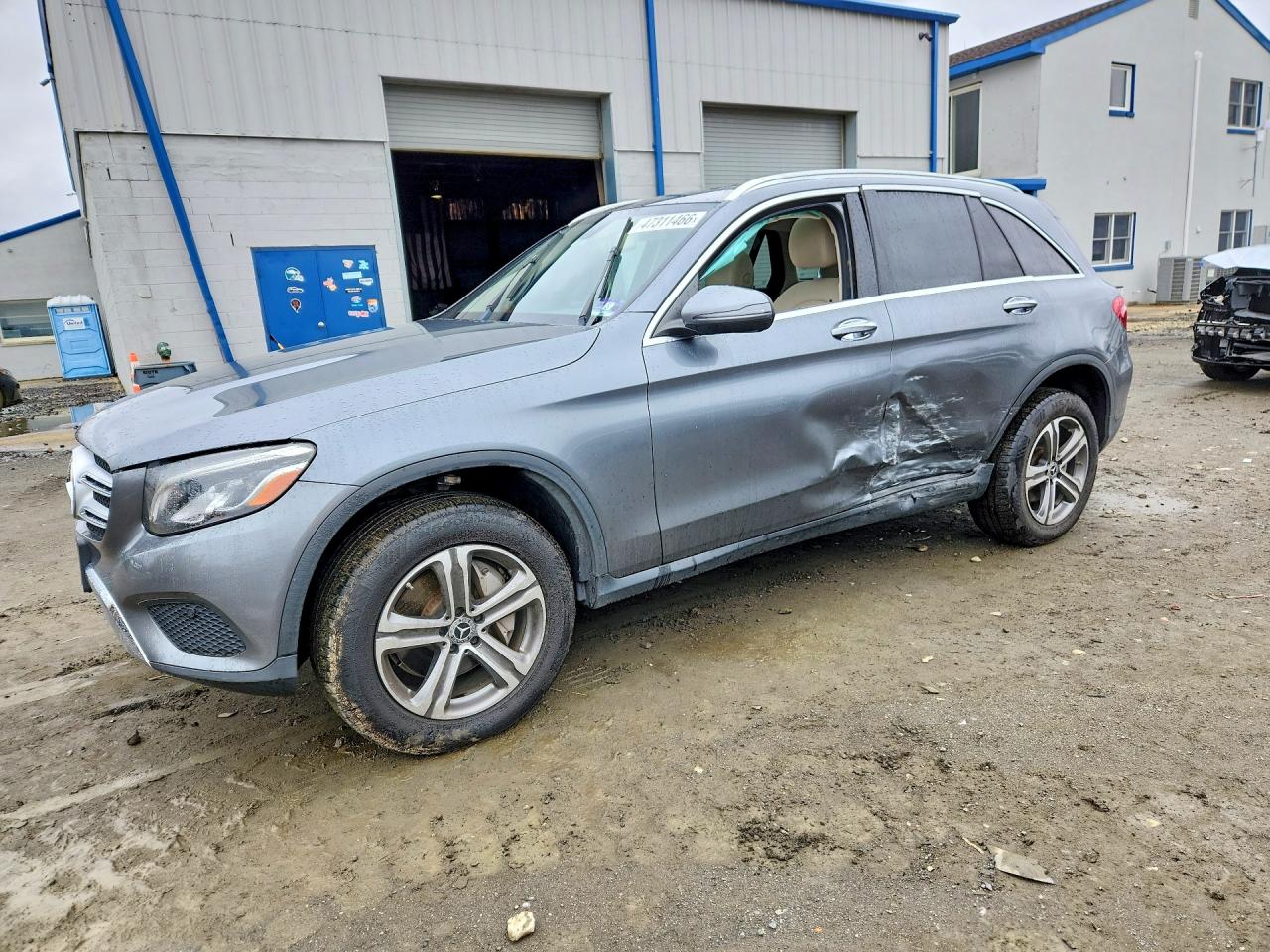 2019 Mercedes-Benz GLC 300, VIN WDC0G4KB3KV177613 — Side
