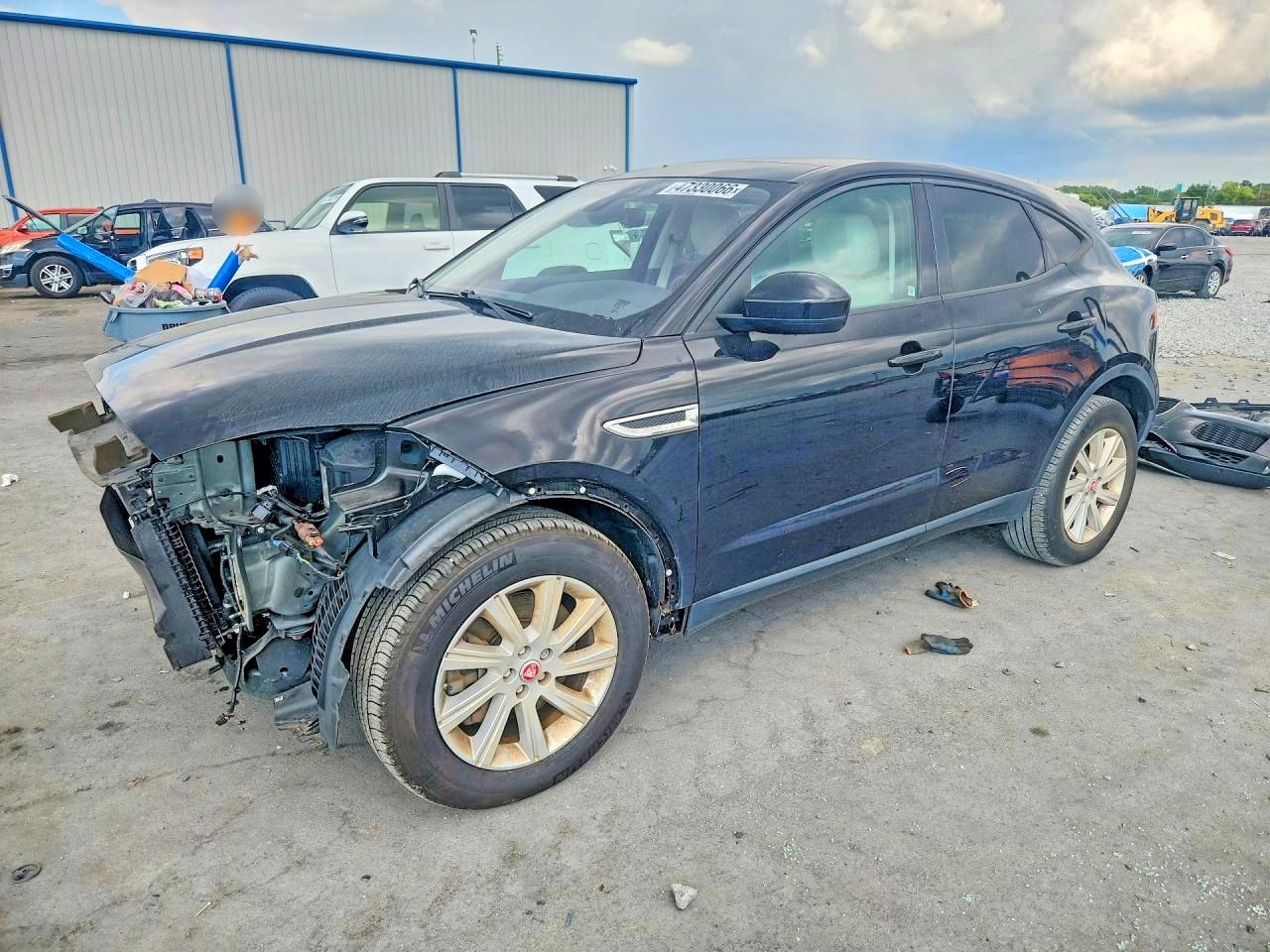 2020 Jaguar E-Pace, VIN SADFK2FX9L1Z76107 — Перед