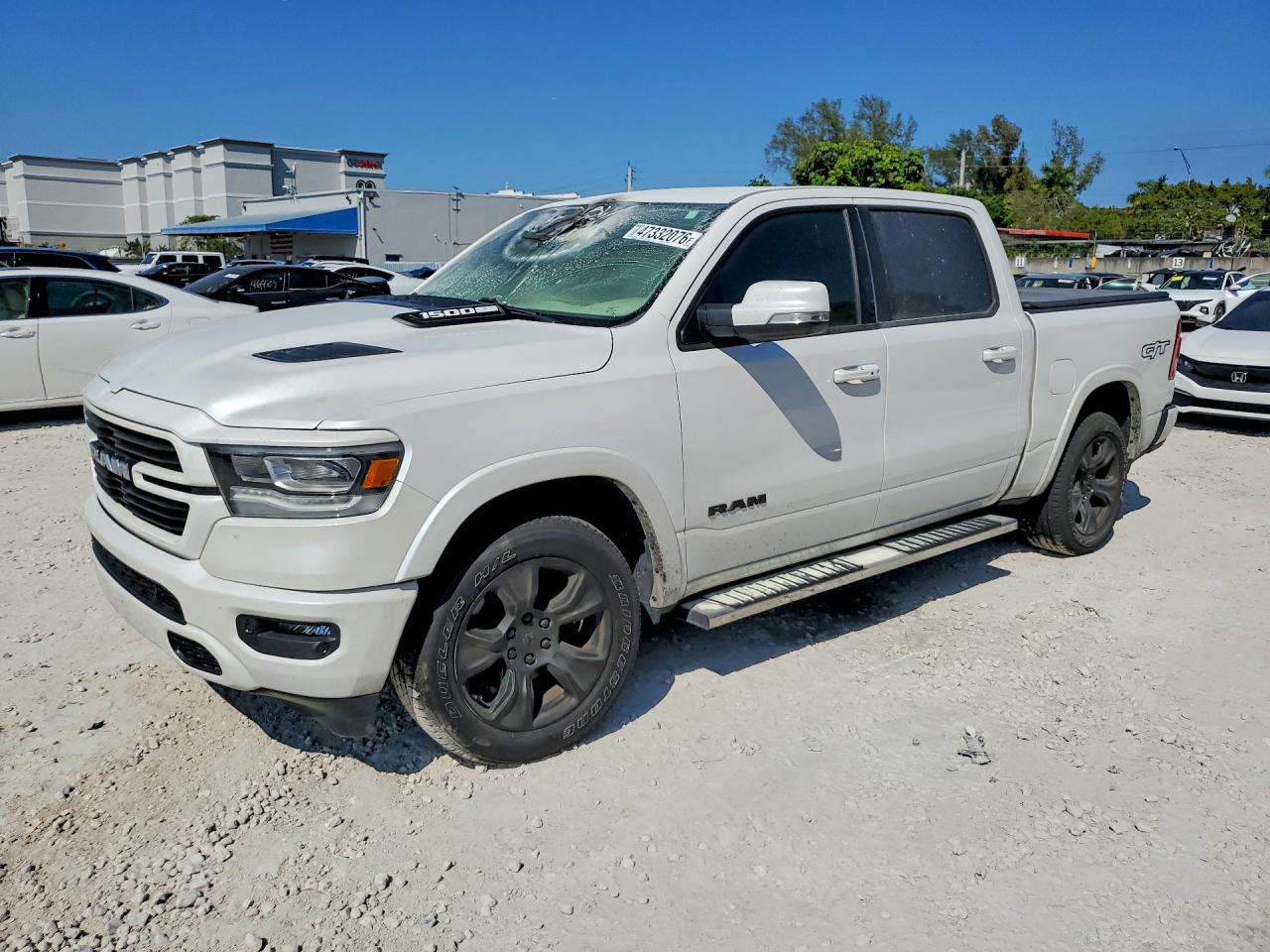 2022 Ram 1500 Laramie, VIN 1C6RREJT7NN190271 — Пожар в салоне