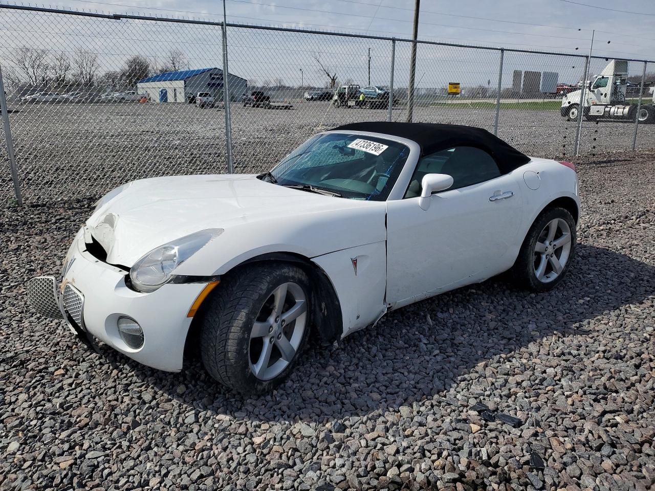 2007 Pontiac Solstice, VIN 1G2MB35B37Y119877 — Front end