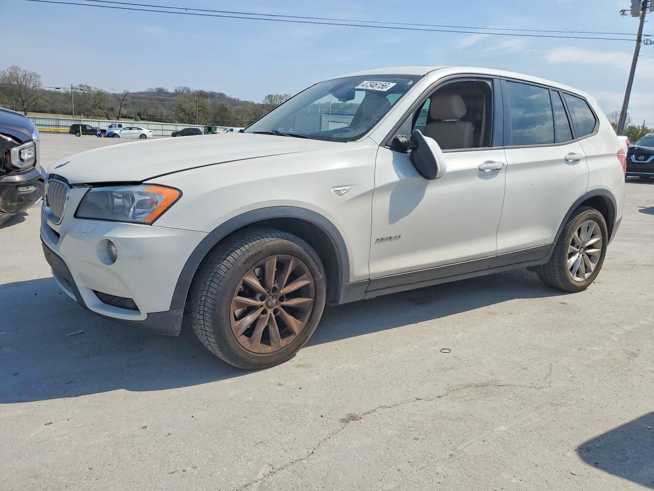 2014 BMW X3 xDrive28i, VIN 5UXWX9C59E0D27880 — Minor dents and scratches