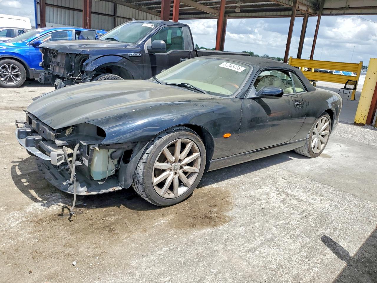 2006 Jaguar XK XK8, VIN SAJDA42C462A46087 — Front end