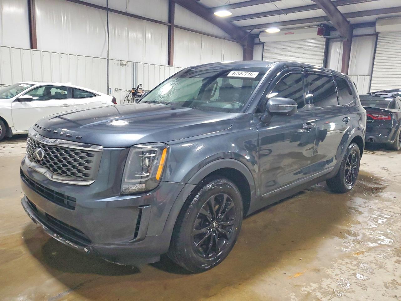 2020 Kia Telluride LX, VIN 5XYP2DHCXLG060915 — Side