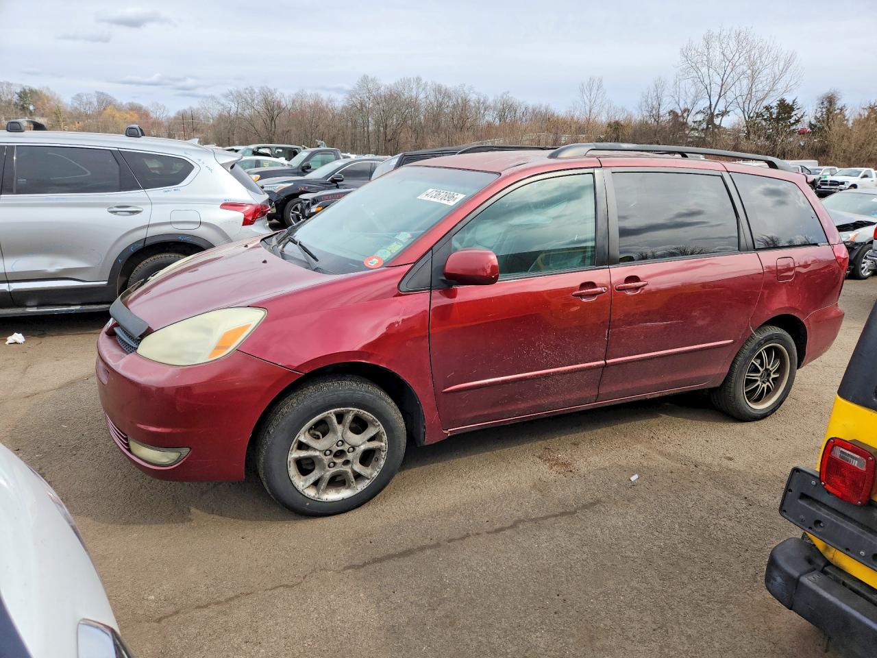 2004 Toyota Sienna XLE Limited, VIN 5TDBA22CX4S018758 — Normal wear