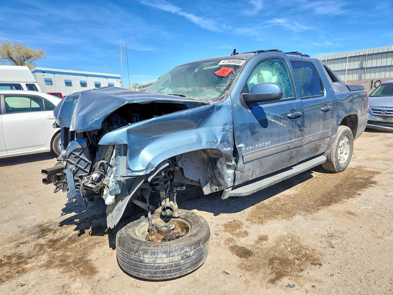 2012 Chevrolet Avalanche LT, VIN 3GNTKFE7XCG214923 — Перед