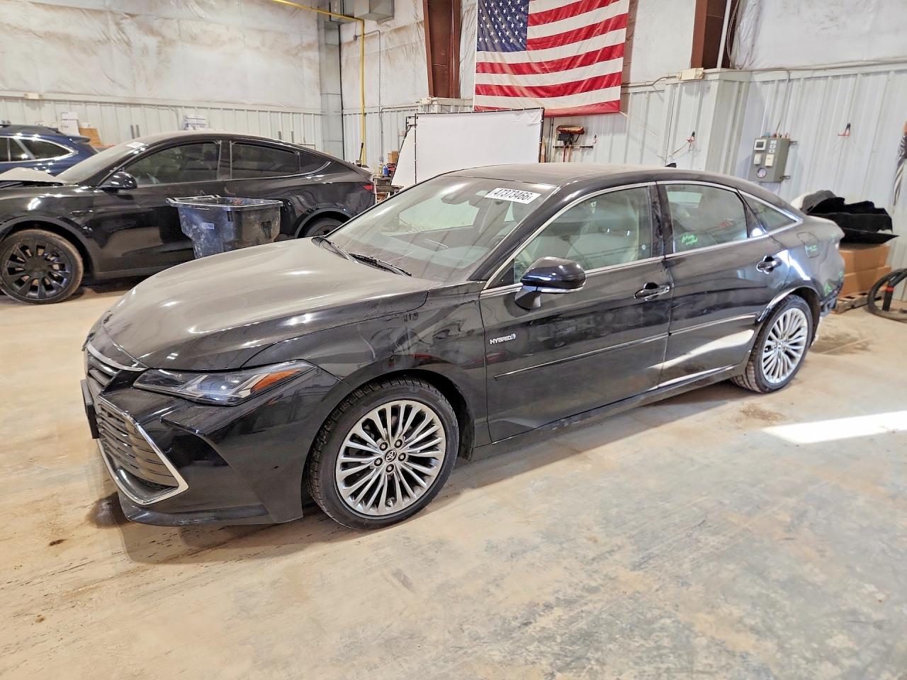 2019 Toyota Avalon Limited Hybrid, VIN 4T1B21FB4KU004917 — Rear end
