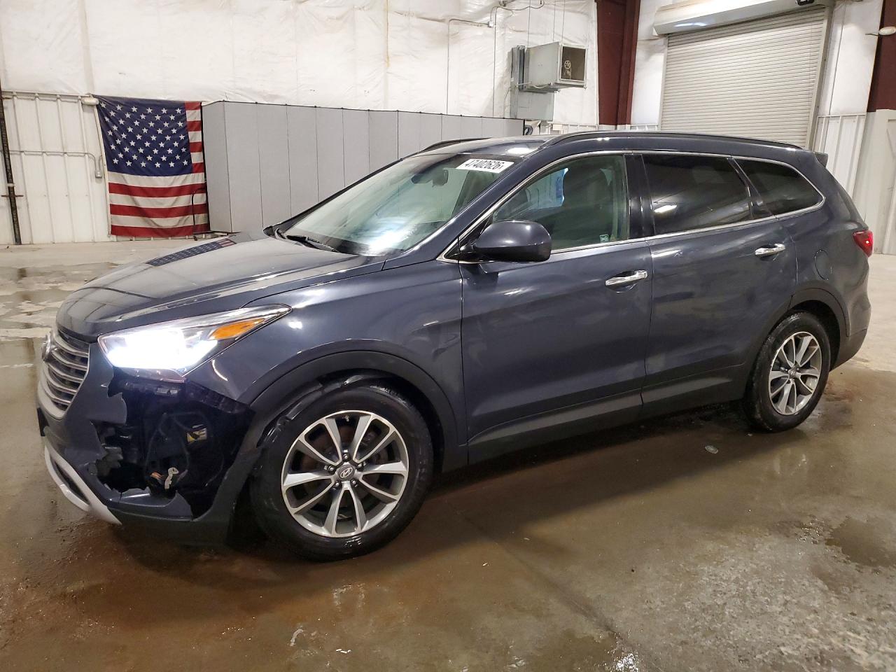 2017 Hyundai Santa Fe SE, VIN KM8SMDHF6HU239582 — Front end