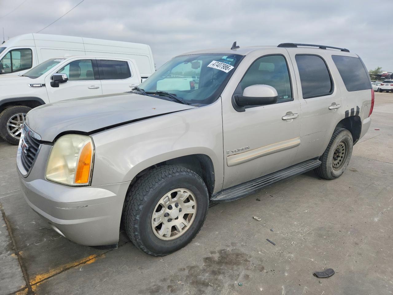 2007 GMC Yukon SLT, VIN 1GKFK13057J272137 — Normal wear