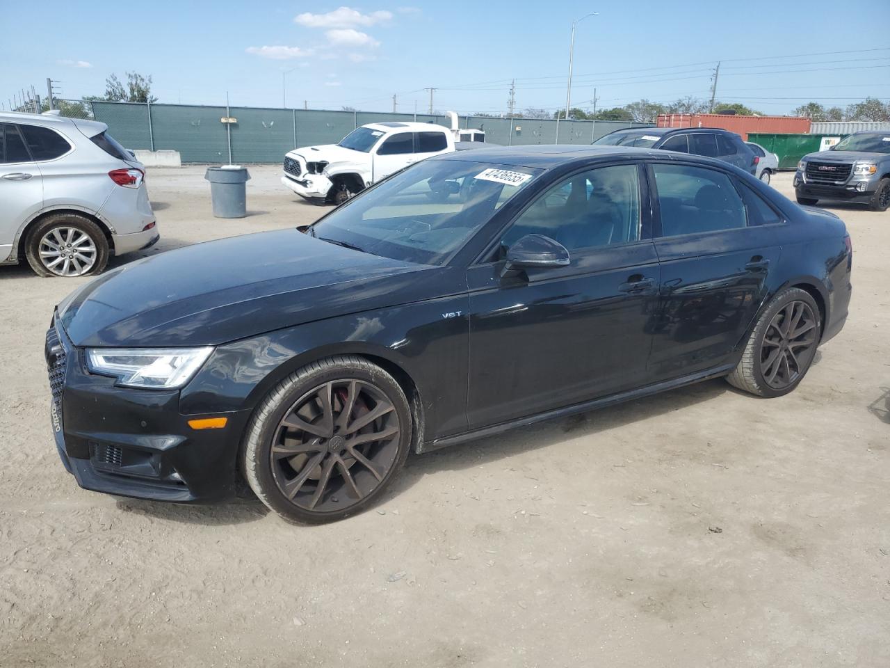 2018 Audi S4 Prestige, VIN WAUC4AF44JA058817 — Перед
