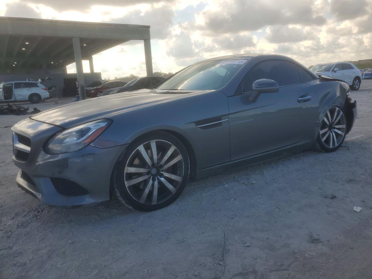 2017 Mercedes-Benz SLC 300, VIN WDDPK3JA6HF128405 — Side