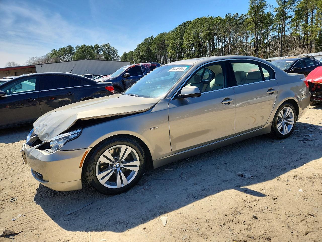 2010 BMW 5 Series 528i, VIN WBANU5C53AC460135 — Front end