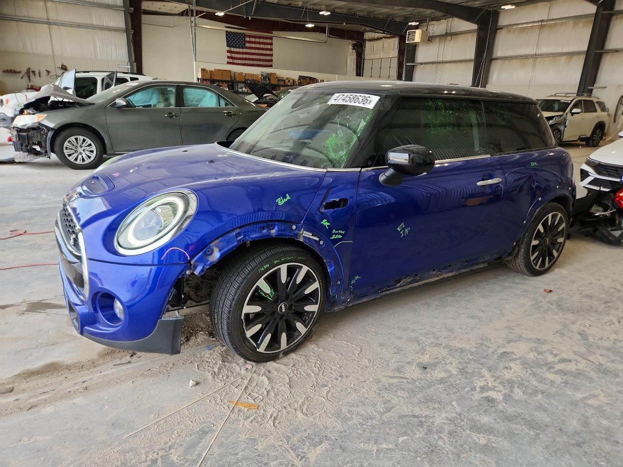 2020 MINI Hardtop Cooper S, VIN WMWXR5C08L2M16218 — Перед