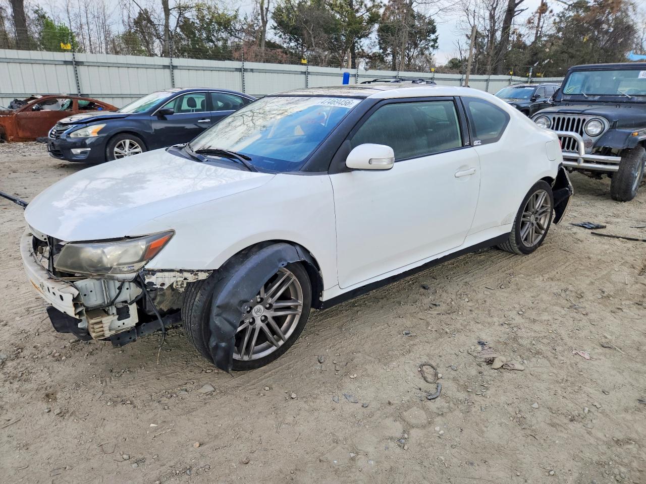 2011 Scion tC, VIN JTKJF5C77B3019261 — Front end