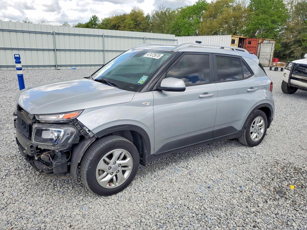 2020 Hyundai Venue SEL, VIN KMHRC8A38LU024285 — Front end