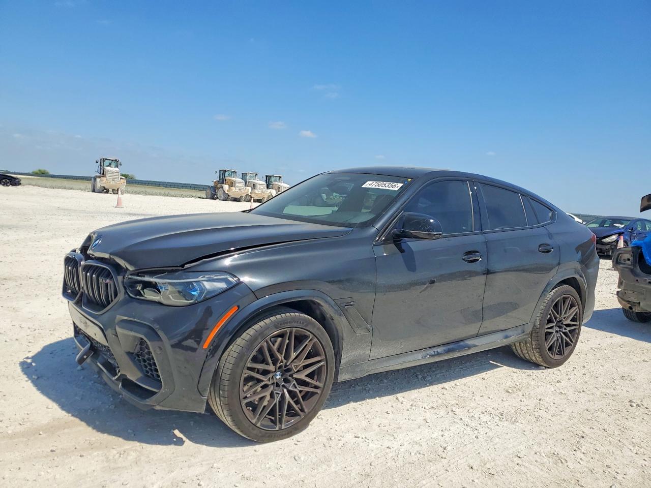 2022 BMW X6 M, VIN 5YMCY0C09N9M45607 — Front end