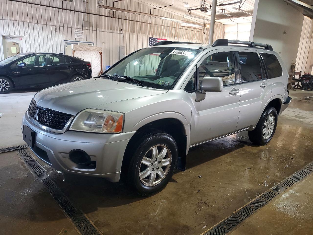 2010 Mitsubishi Endeavor LS, VIN 4A4JN2AS0AE002569 — Rear end
