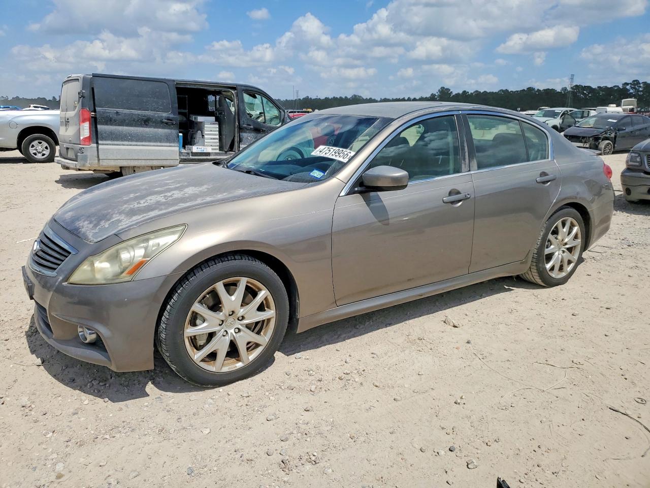 2013 Infiniti G37 Journey, VIN JN1CV6AP6DM302004 — Auction photo