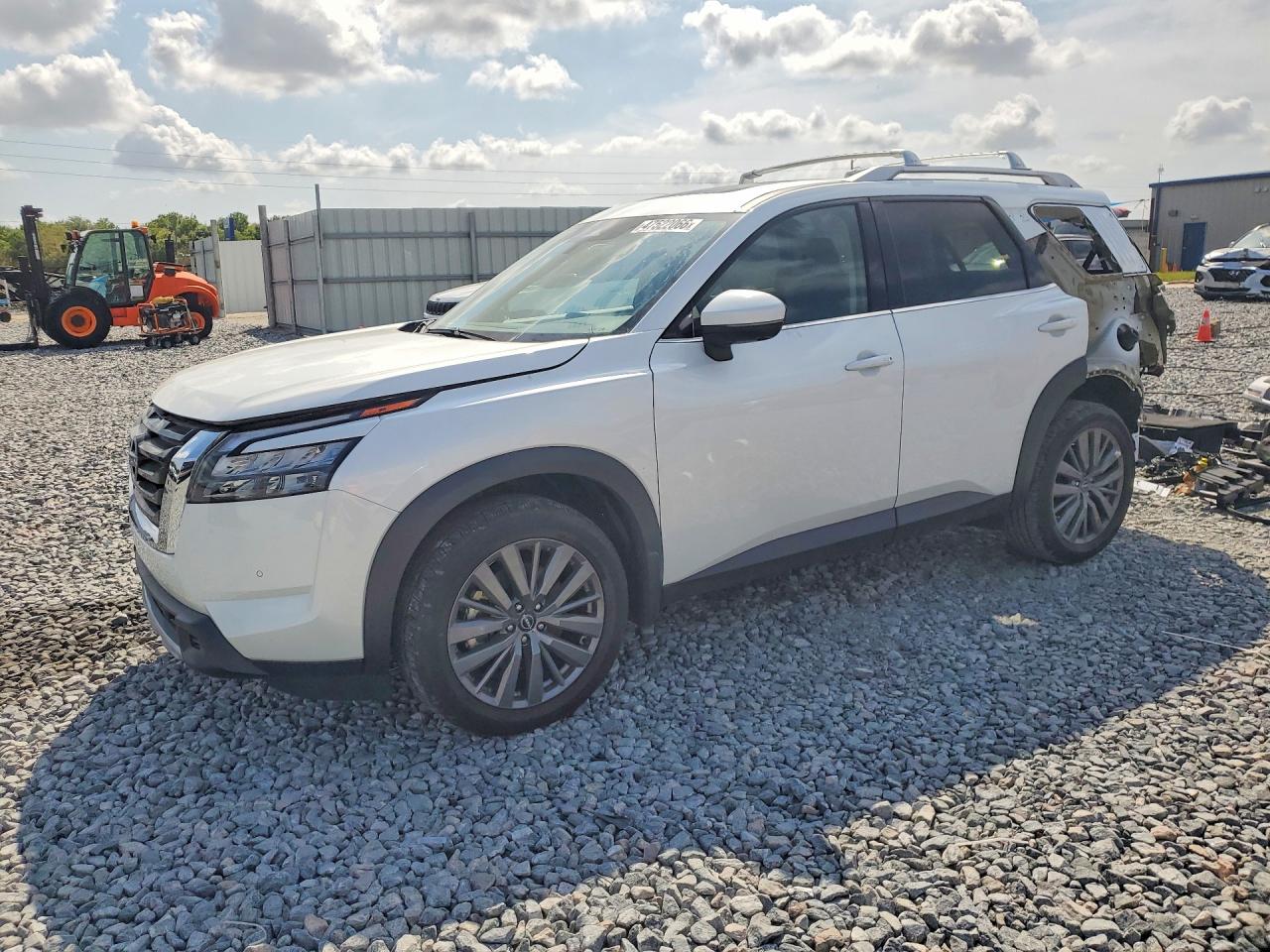 2025 Nissan Pathfinder SL, VIN 5N1DR3CD2SC260680 — Зад