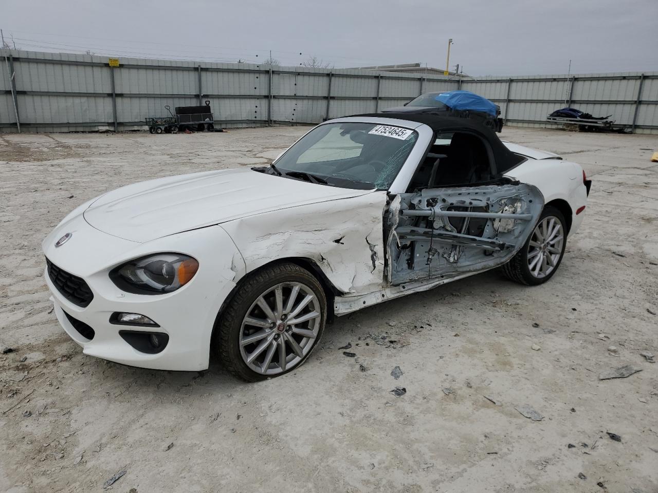 2020 FIAT 124 Spider Lusso, VIN JC1NFAEK1L0144470 — Side