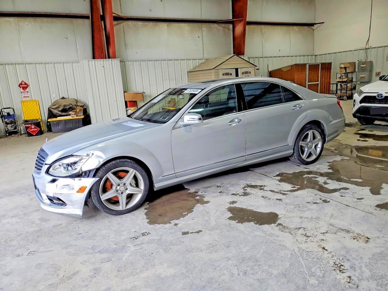 2010 Mercedes-Benz S 550, VIN WDDNG8GB1AA289754 — Front end