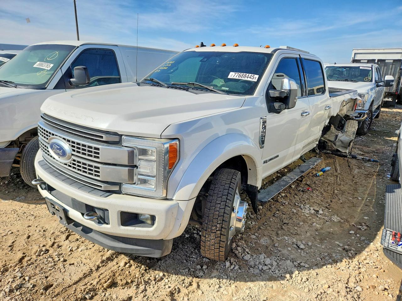 2019 Ford F-450 XL, VIN 1FT8W4DT3KED81314 — Rear end