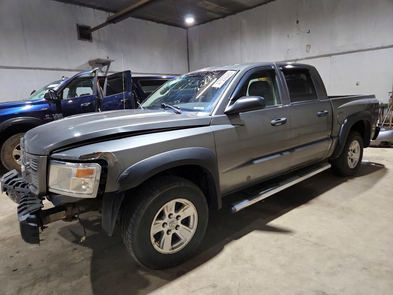 2011 Ram Dakota Big Horn, VIN 1D7RW3GK9BS686972 — Front end