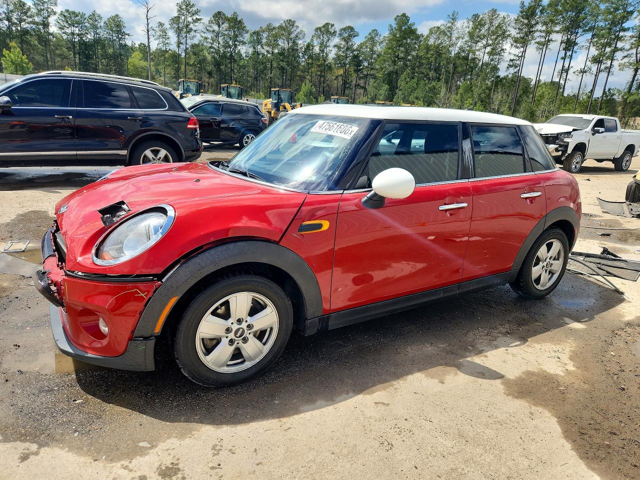 2018 MINI Hardtop 4 Door Cooper, VIN WMWXU1C51J2F79571 — Перед