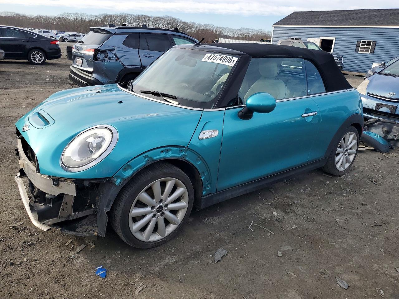 2018 MINI Convertible Cooper S, VIN WMWWG9C58J3E38623 — Перед