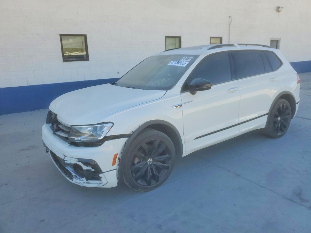 2020 Volkswagen Tiguan SE, VIN 3VV2B7AX4LM118434 — Front end