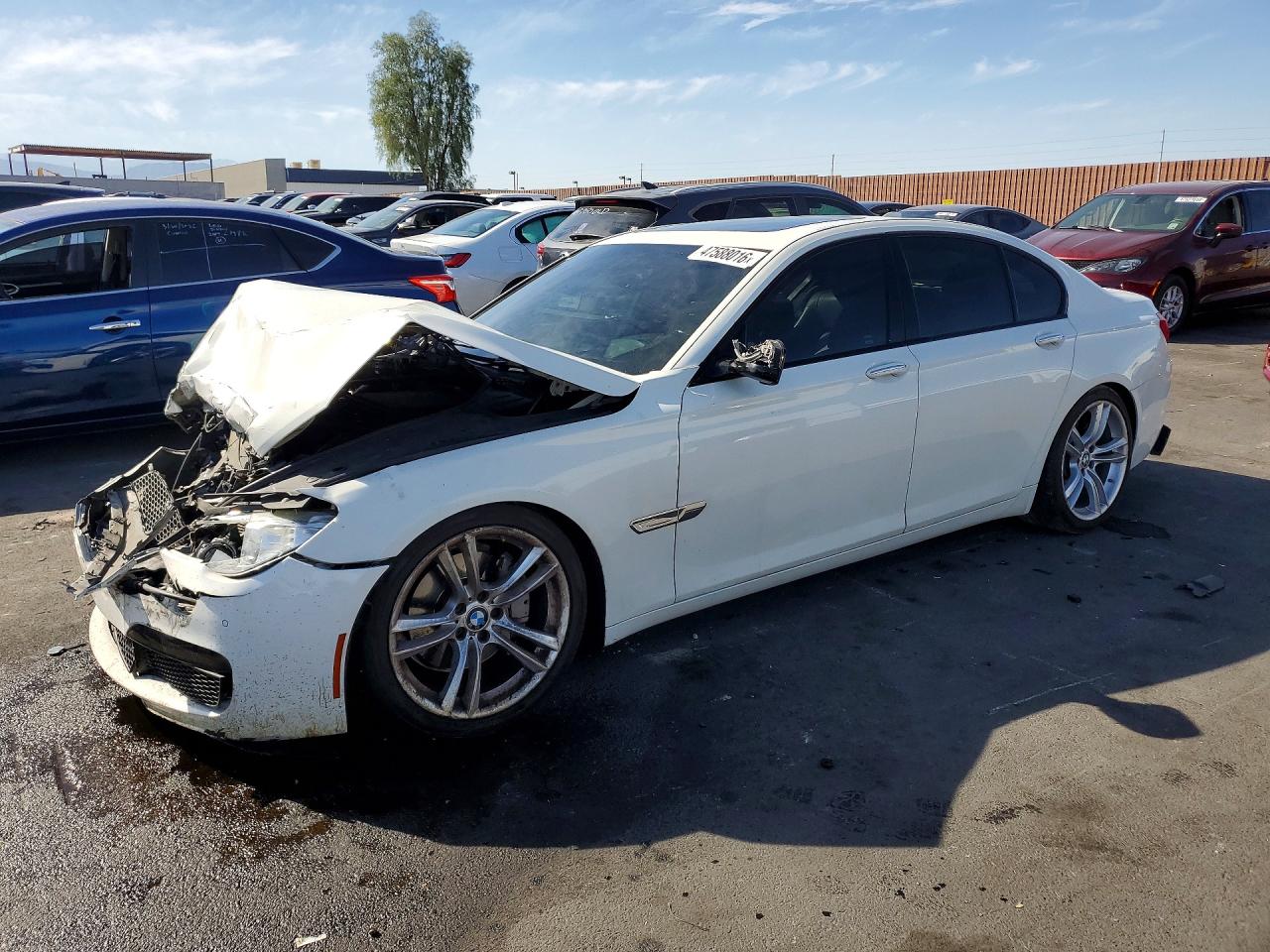 2013 BMW 7 Series 740i, VIN WBAYA6C56DD143380 — Front end
