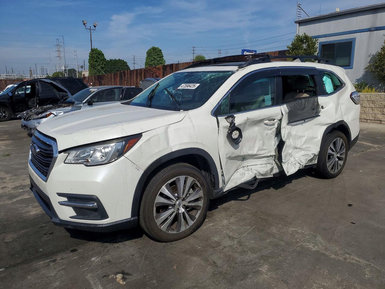 2020 Subaru Ascent Premium, VIN 4S4WMAHDXL3441709 — Side