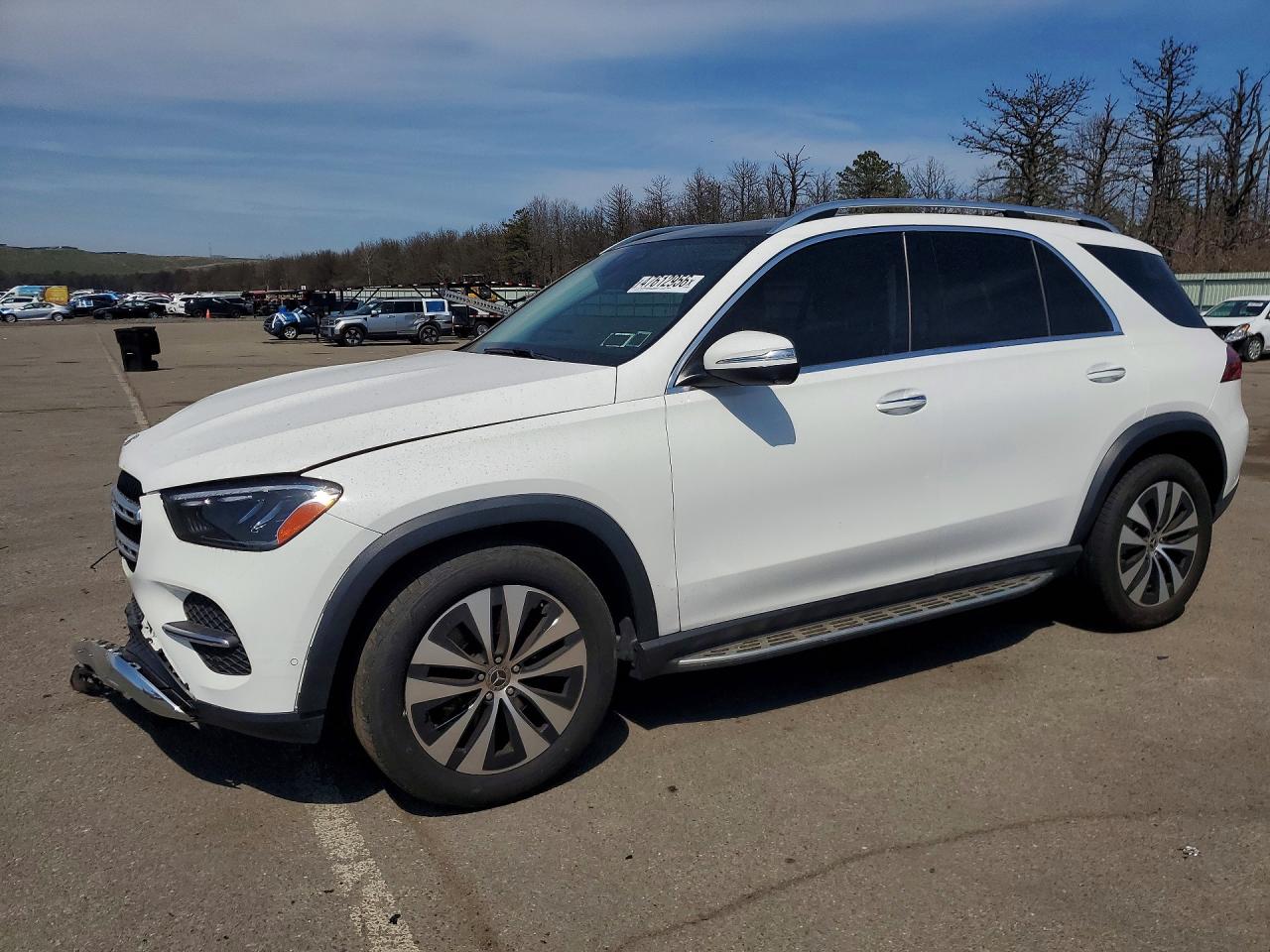 2024 Mercedes-Benz GLE 350, VIN 4JGFB4FEXRB237154 — Front end