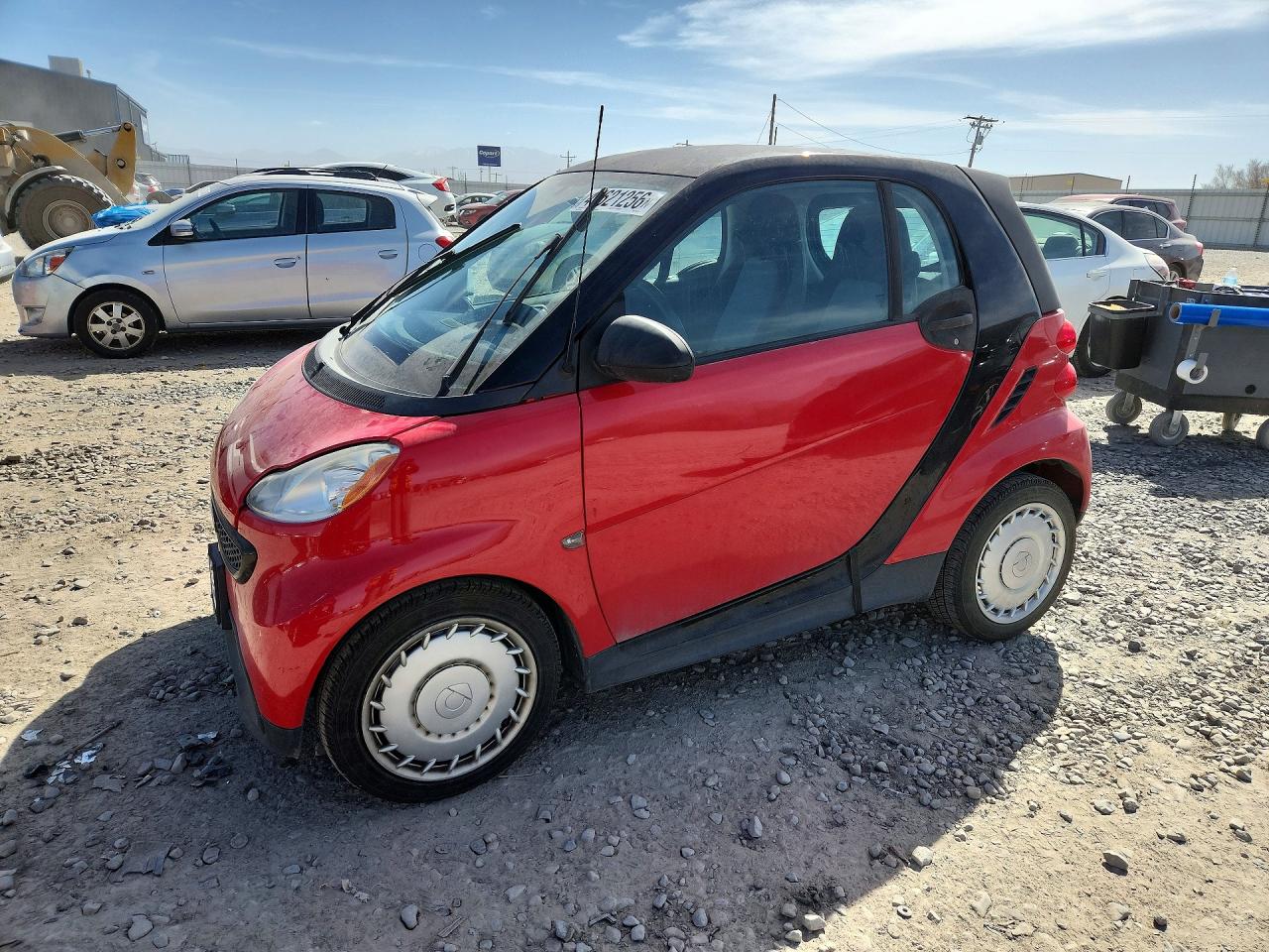 2014 Smart fortwo Pure, VIN WMEEJ3BA2EK757330 — Side