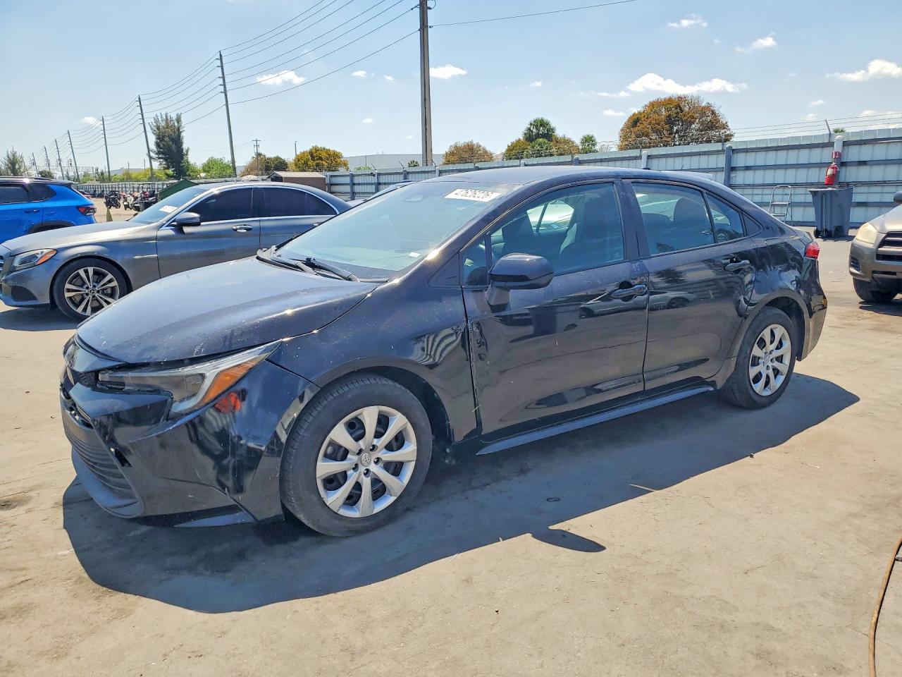 2023 Toyota Corolla LE, VIN 5YFB4MDE0PP067921 — Фото с аукциона