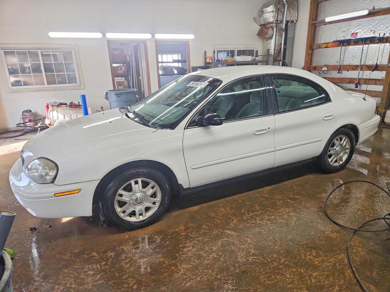 2005 Mercury Sable GS, VIN 1MEFM50U15A614215 — Minor dents and scratches