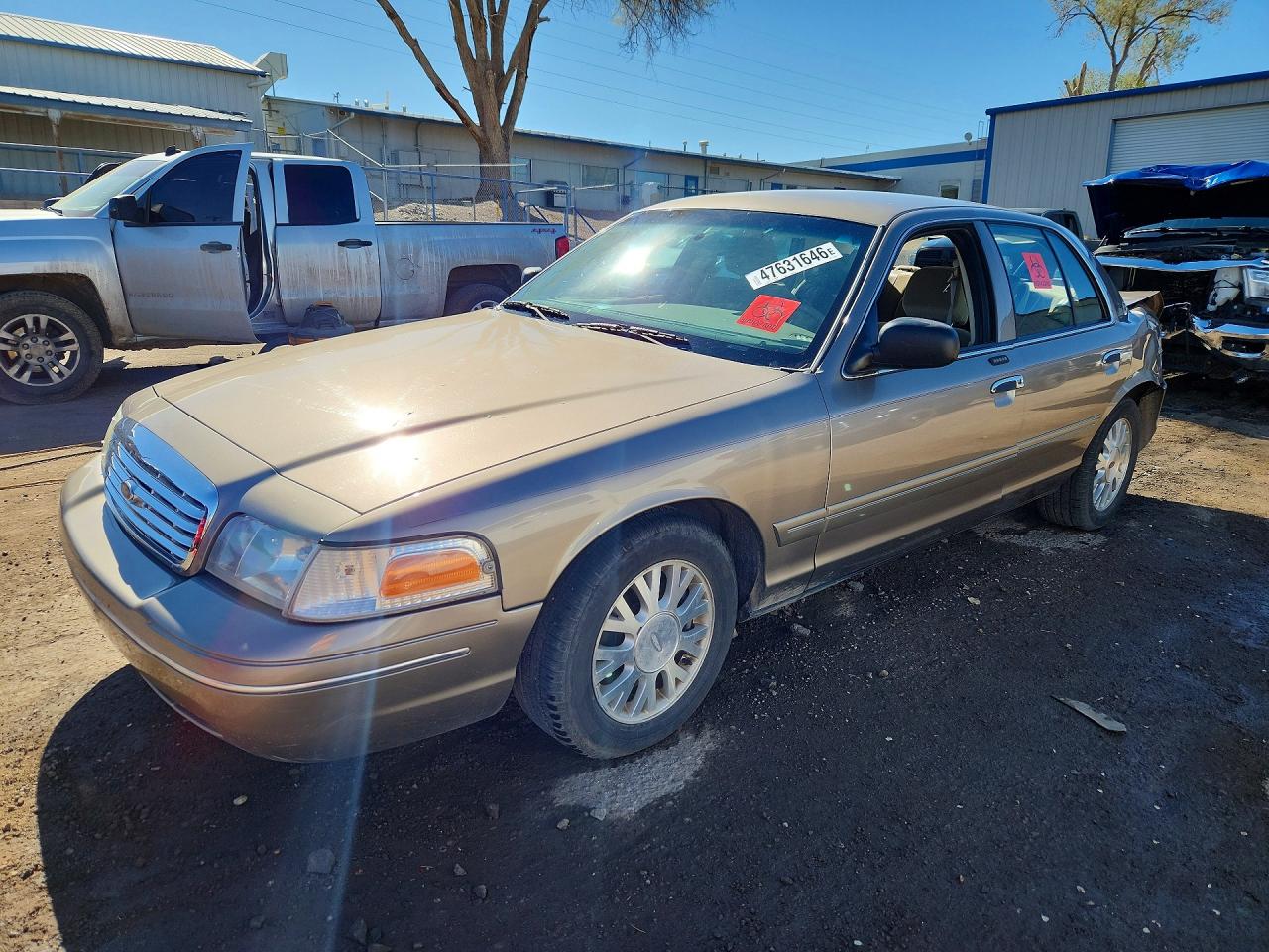 2004 Ford Crown Victoria LX, VIN 2FAFP74W04X171468 — Rear end