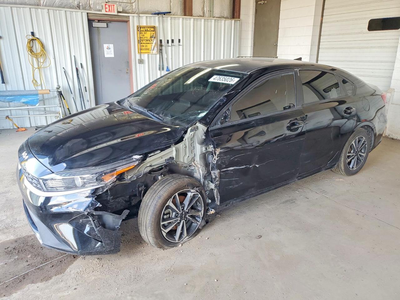 2023 Kia Forte LXS, VIN 3KPF24AD7PE611013 — Front end