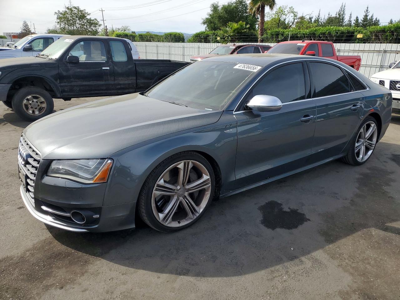 2013 Audi S8, VIN WAUD2AFD0DN027409 — Front end