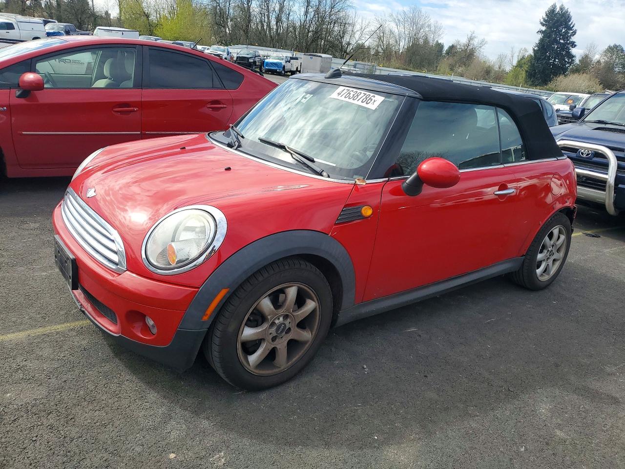 2010 MINI Convertible, VIN WMWMR3C51ATU97895 — Зад
